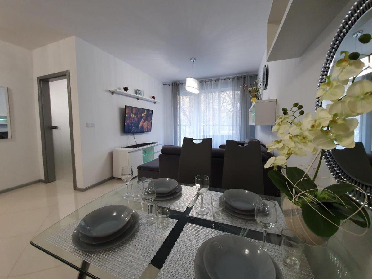 尤斯托尼莫斯基Dwie Sosny-Apartament Morski Krysztal - Apartament Dwie Sosny - Sauna, Jacuzzi, Silownia, Bawialnia - 365Pam公寓 外观 照片